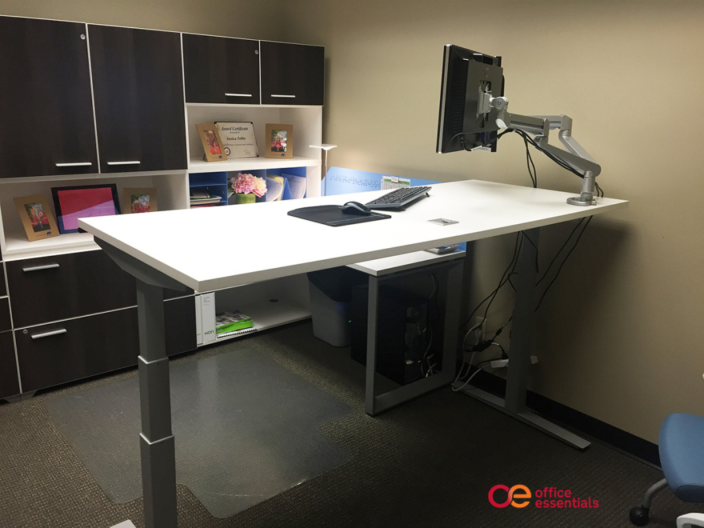  Thinking About a Standing Desk? Here Are 5 Things To Think About First.